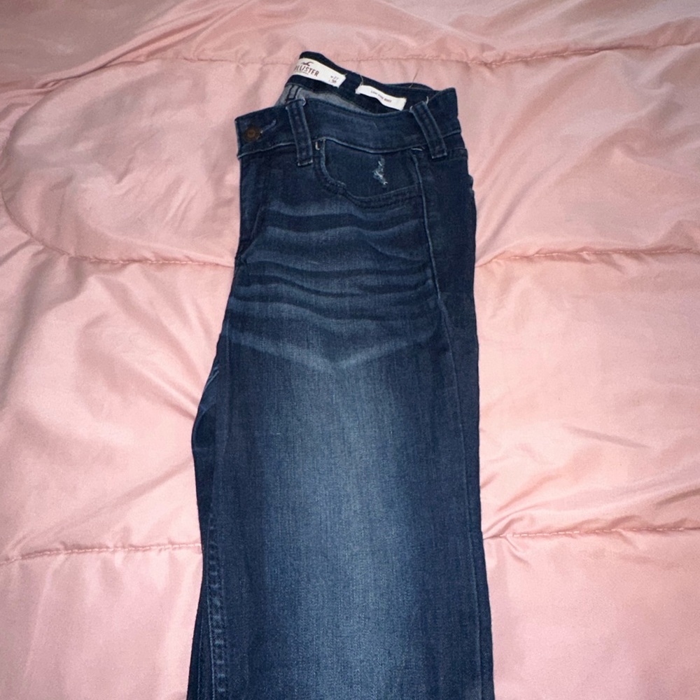 Size 5 short low rise Hollister jeans